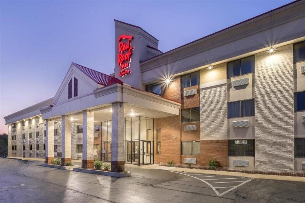 Red Roof Inn & Suites Cleveland - Elyria Bagian luar foto