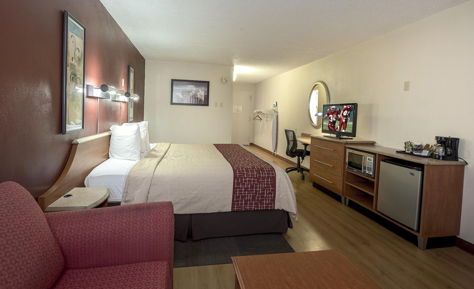 Red Roof Inn & Suites Cleveland - Elyria Bagian luar foto