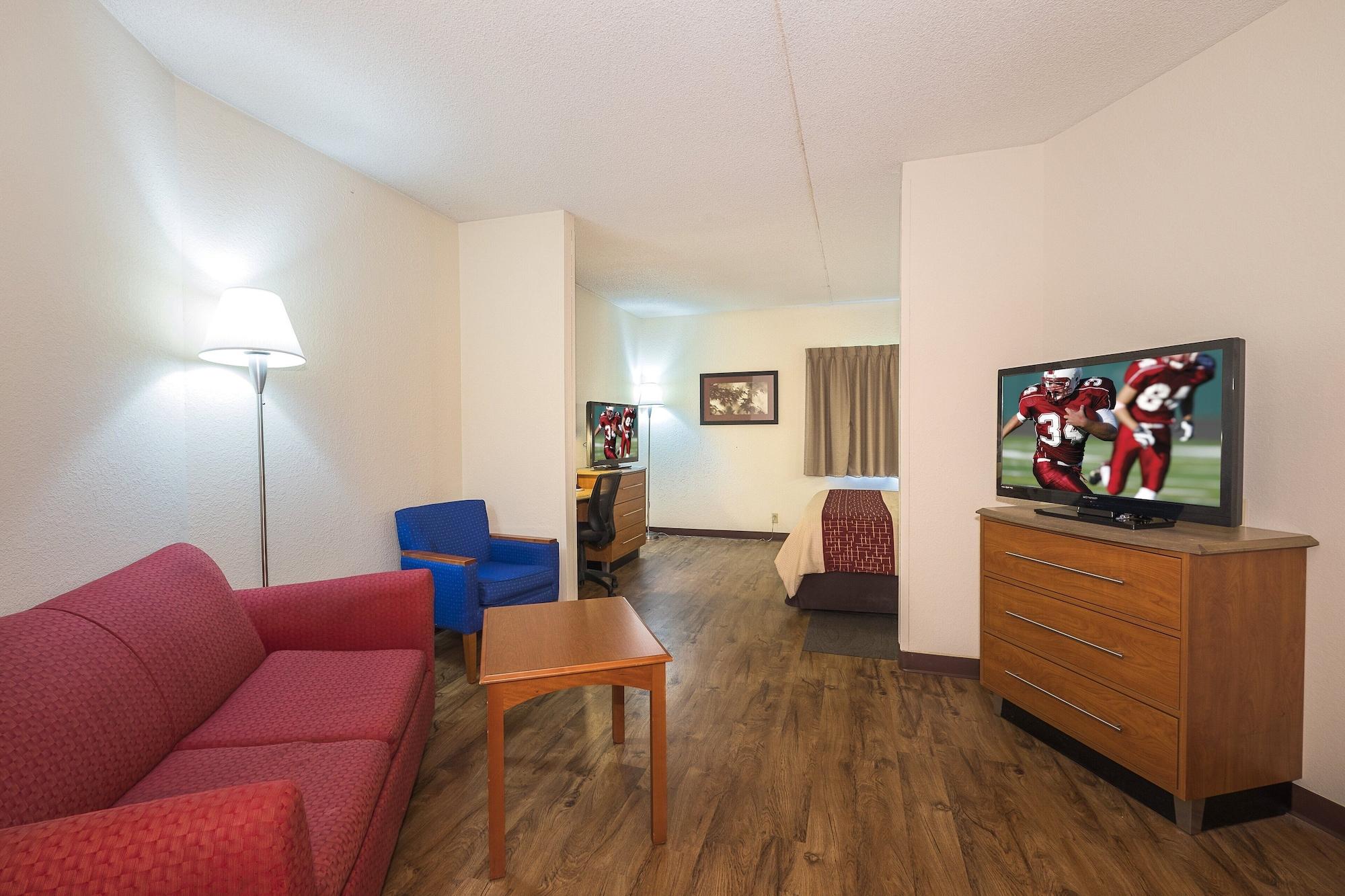 Red Roof Inn & Suites Cleveland - Elyria Bagian luar foto