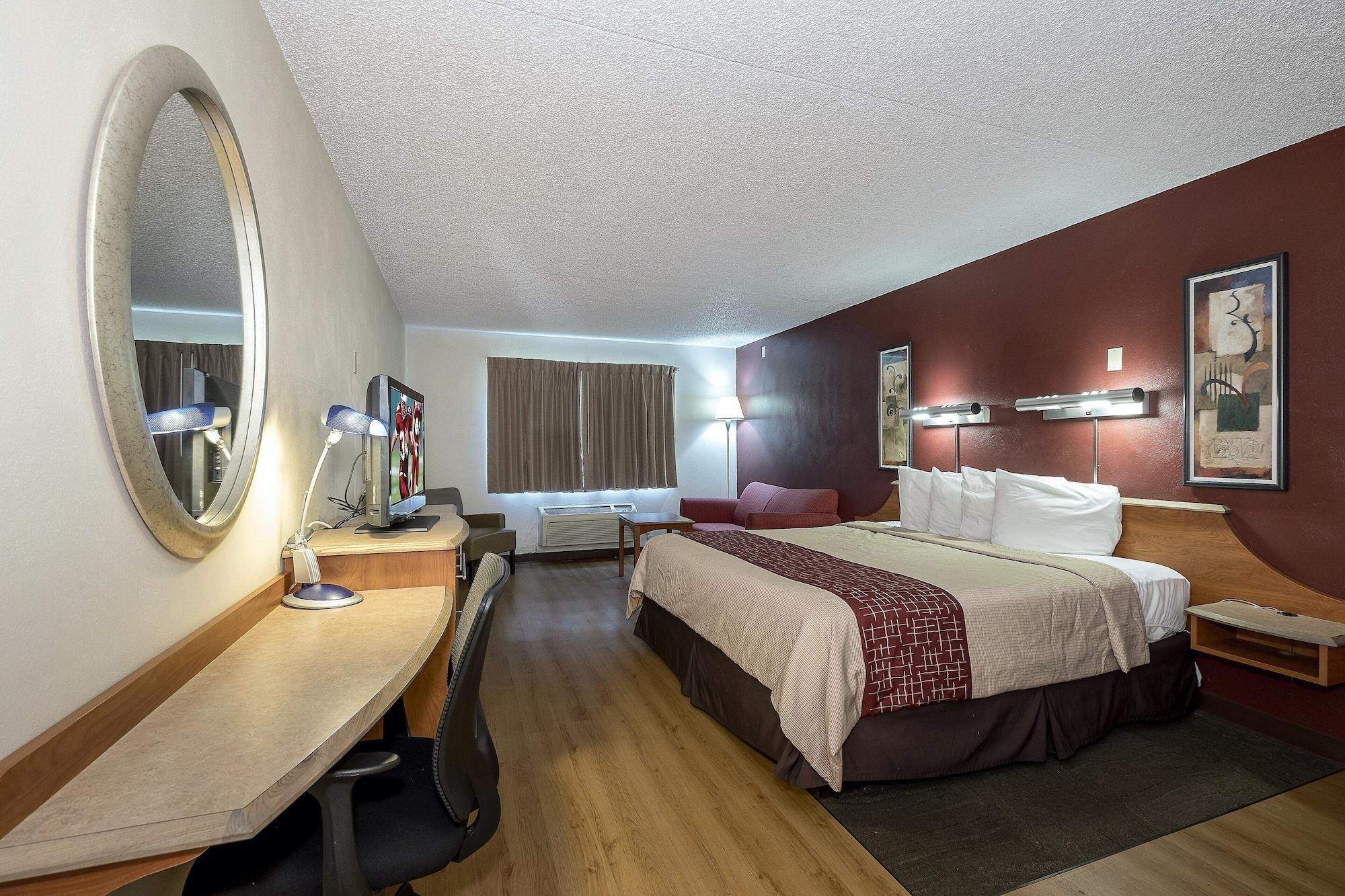 Red Roof Inn & Suites Cleveland - Elyria Bagian luar foto