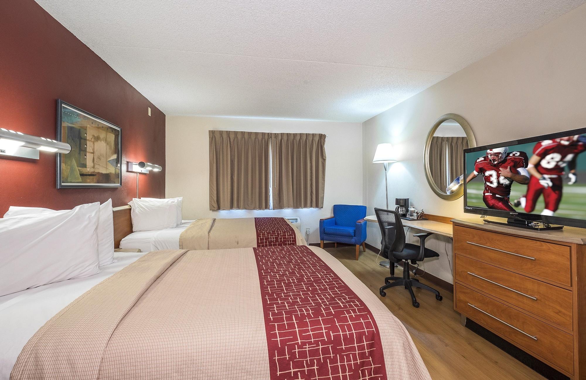 Red Roof Inn & Suites Cleveland - Elyria Bagian luar foto