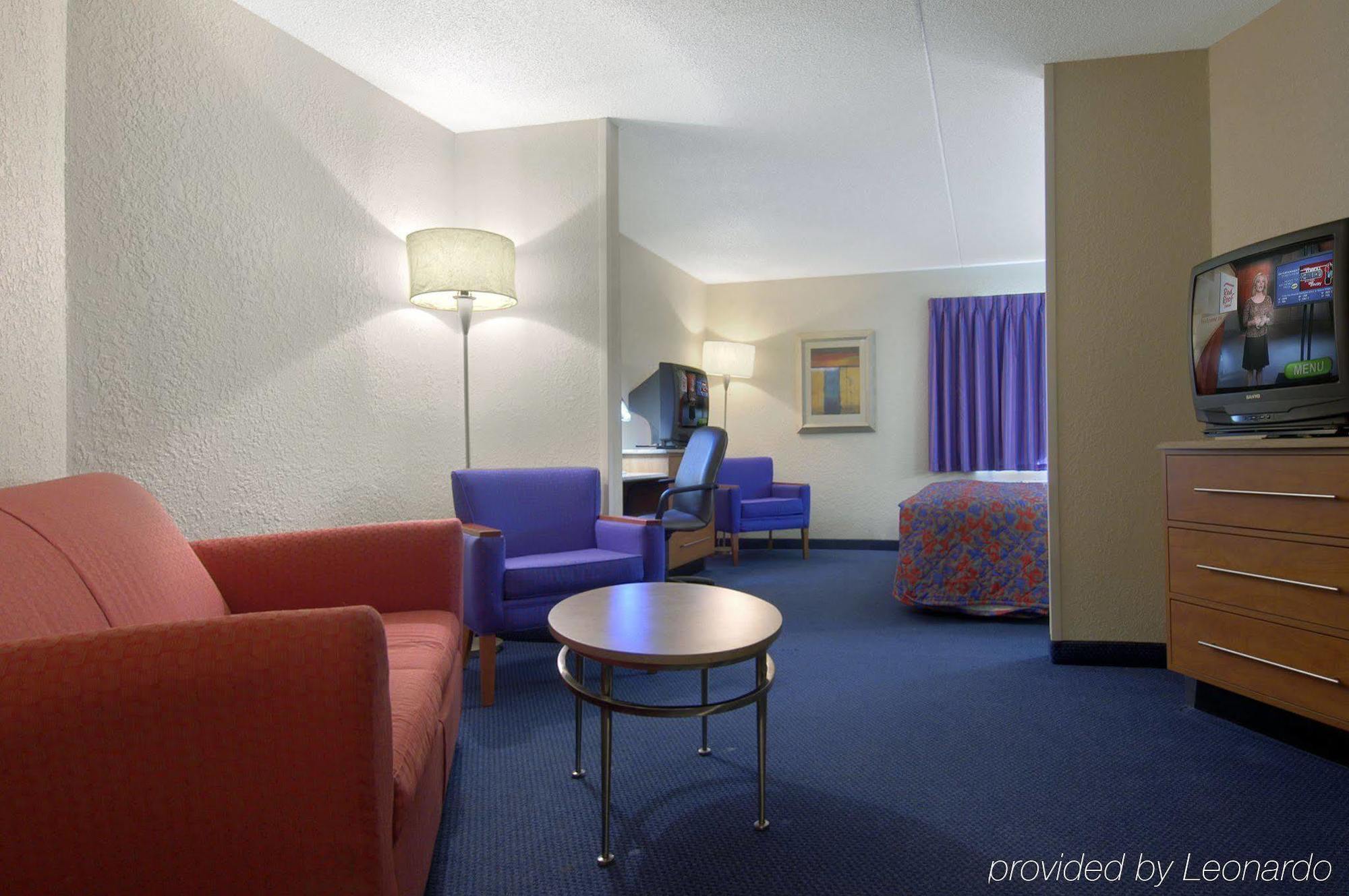 Red Roof Inn & Suites Cleveland - Elyria Ruang foto