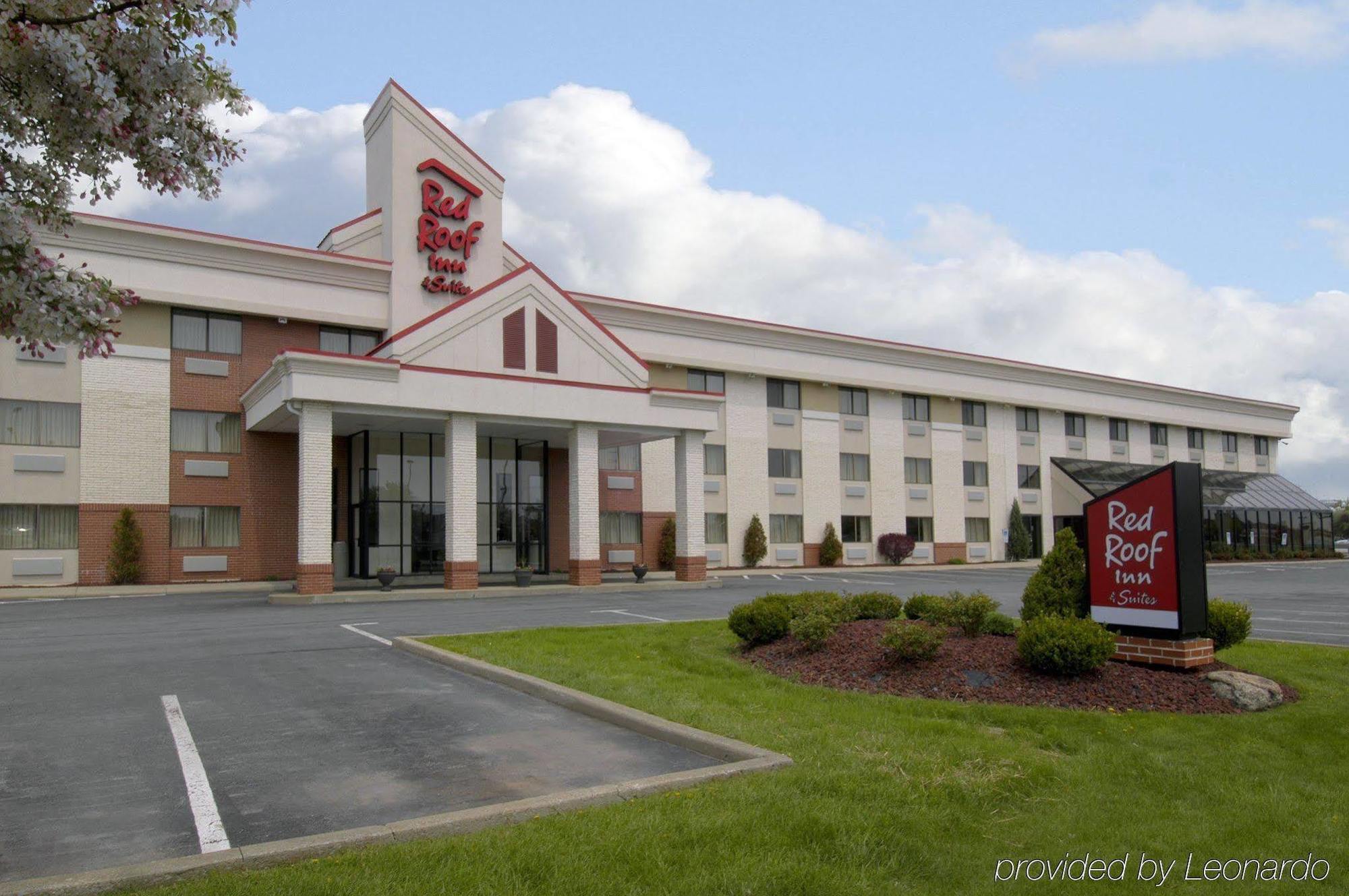 Red Roof Inn & Suites Cleveland - Elyria Bagian luar foto