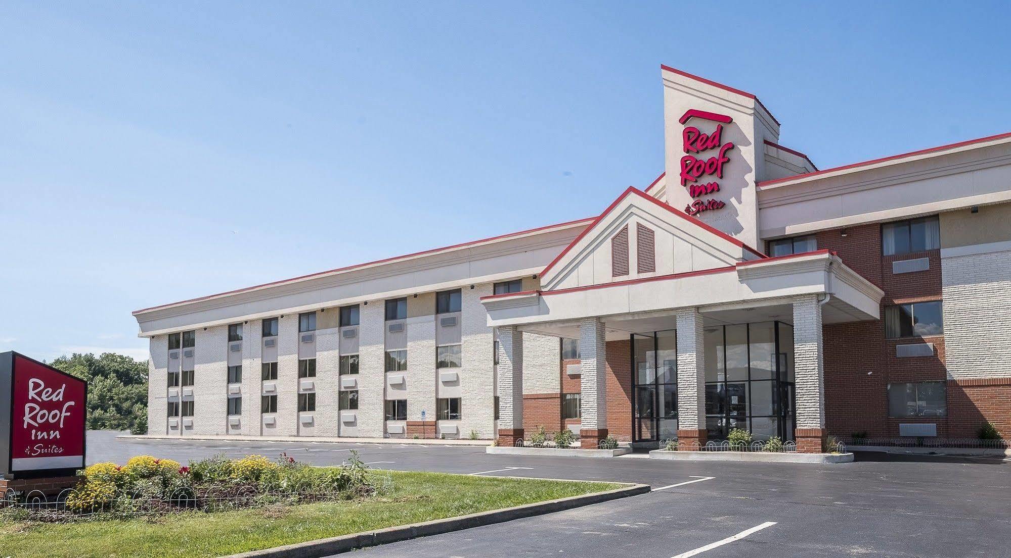 Red Roof Inn & Suites Cleveland - Elyria Bagian luar foto